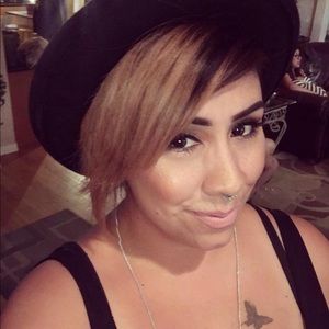 Meet your Posher, Alina